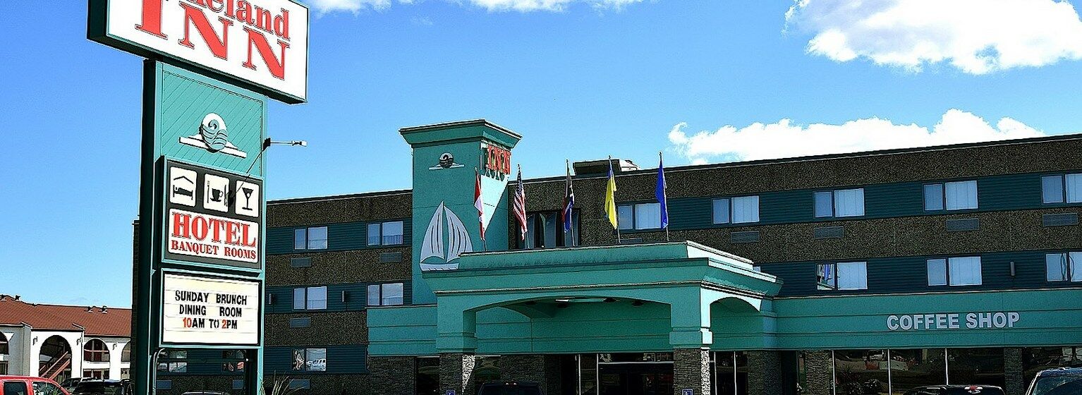 Lakeland Inn Hotel Cold Lake Exterior photo